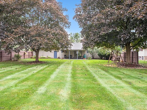 4th image of 1374 Whitehall Dr