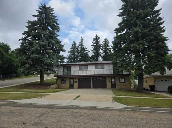 543 Gary Ave, Bismarck, ND 58501