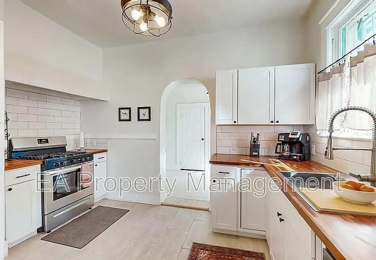 219 Stover Ave SW — Photo 6