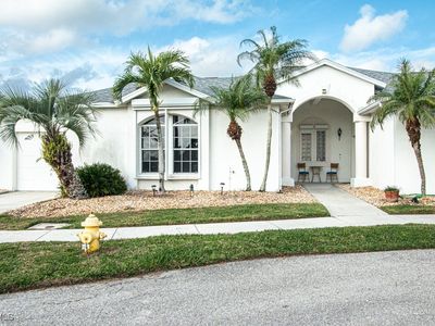 622 Mirror Lakes Falls Ct, Lehigh Acres, FL, 33974