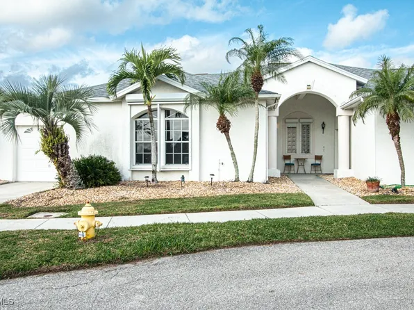 622 Mirror Lakes Falls Ct, Lehigh Acres, FL 33974