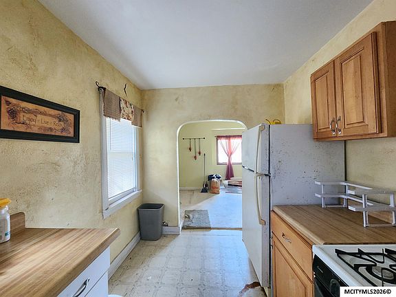 5th image of 40 27th St SW