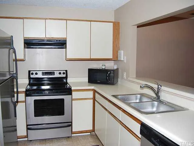 931 Springfork Drive - Bev Roberts Rentals and Property Management — Photo 4