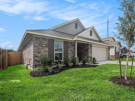 3rd image of 204 Bryan Way