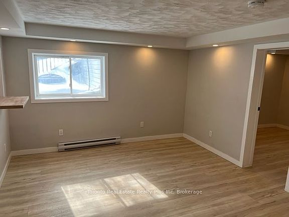 4th image of 16 Huron Rd Unit 4