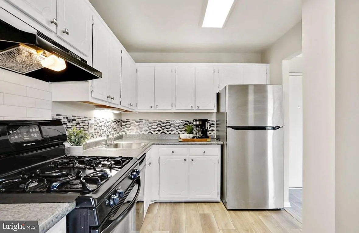 1 bed, 1.0 bath, 719 sqft, $2,000 — Photo 3