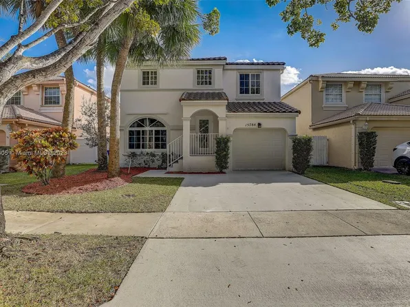 15784 NW 24th St, Pembroke Pines, FL 33028