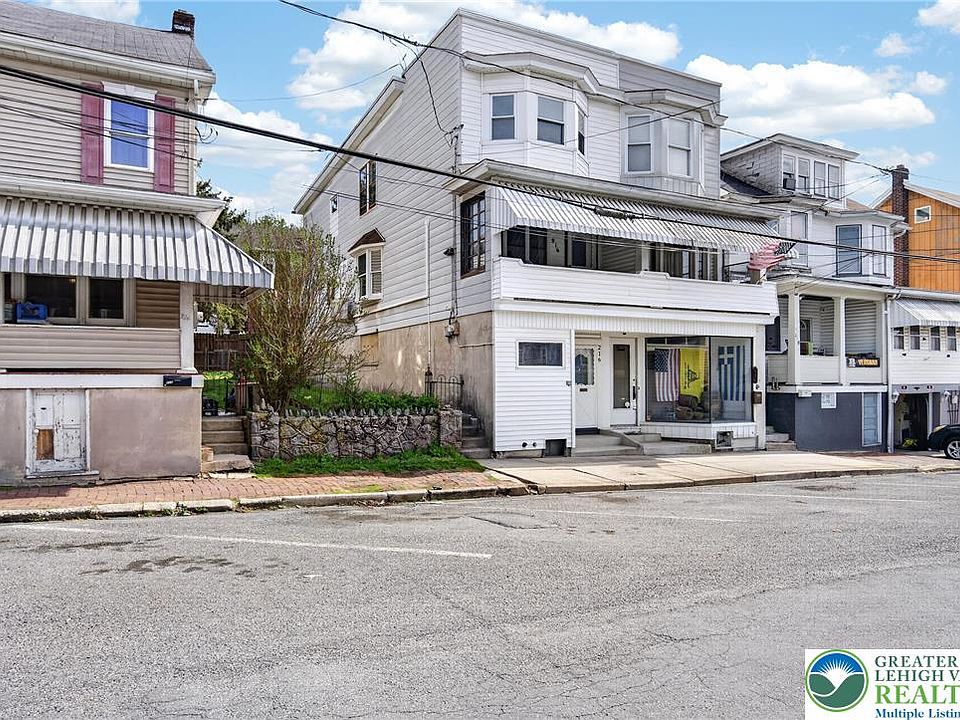 1st image of 216 W Bertsch St