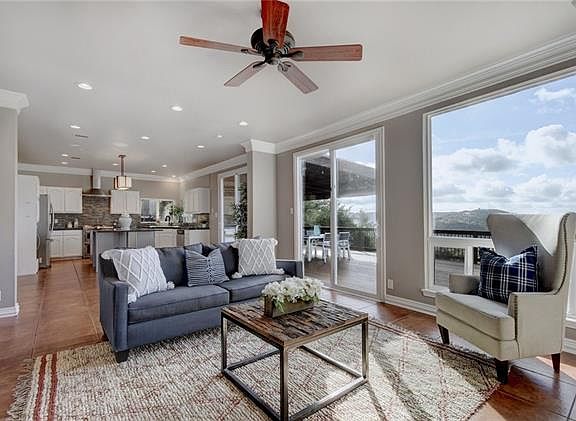 3rd image of 6711 Lakewood Point Cv