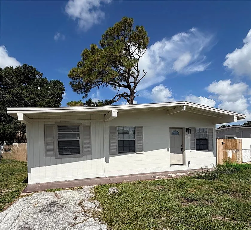 2 bed, 1.0 bath, 950 sqft, $1,875 — Photo 1