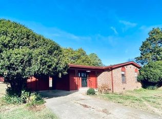 905 Clarence St, Mountain View, AR 72560