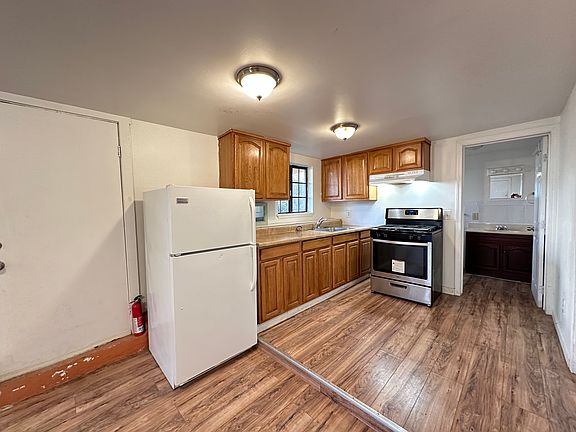 3rd image of 2220 23rd Ave #B