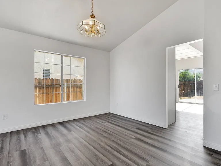 12145 Cobblestone Dr — Photo 10