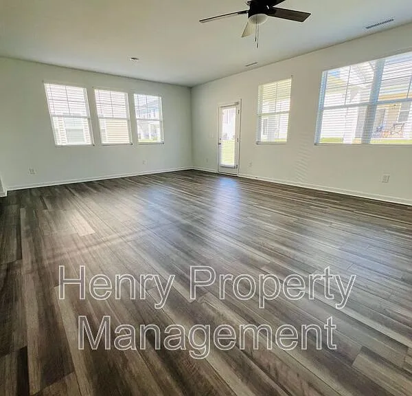 387 Thompson Overlook Way — Photo 3