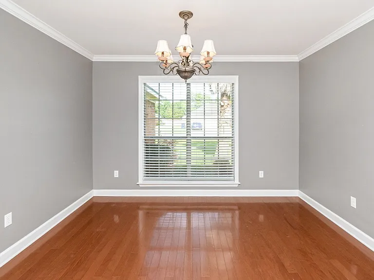 7130 Haleys Way — Photo 4