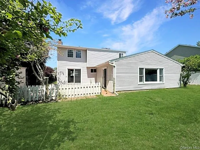 342 Versa Pl — Photo 2