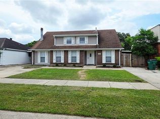 208 Cottonwood Dr, Gretna, LA 70056
