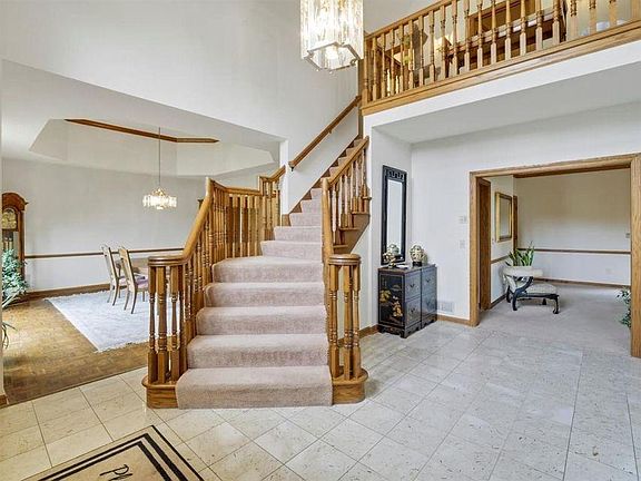 5th image of 4445 Danbury Dr