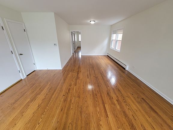 3rd image of 5809 N Whipple St #1