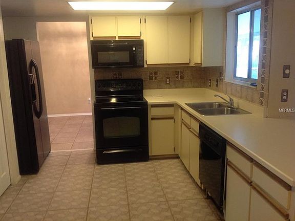 4th image of 7651 Aprilwood Ct