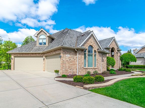 3rd image of 24725 W Manor Dr