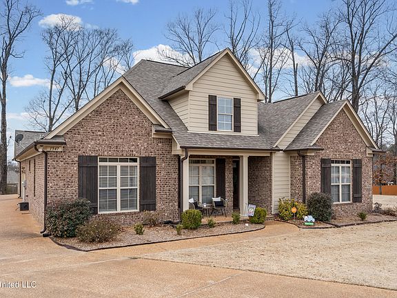2nd image of 1547 Breckenridge Dr N