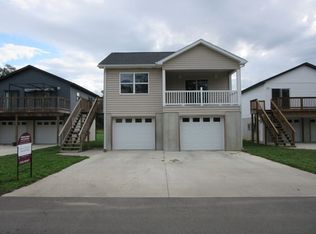 437 N 6th St, Clinton, IN 47842