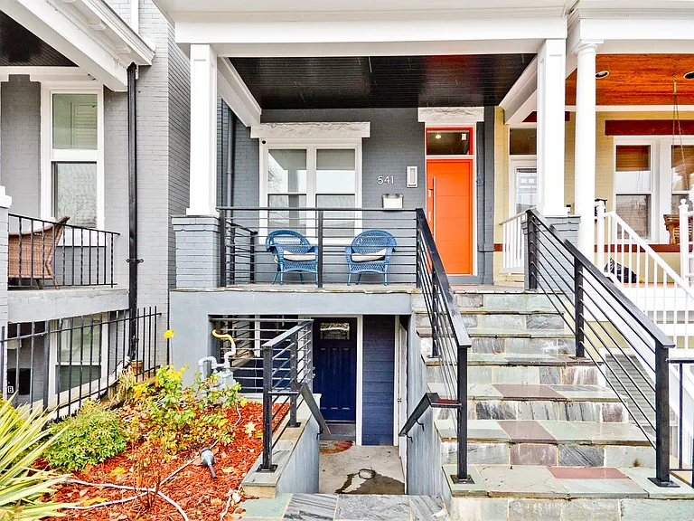 541 Quincy St NW #A — Photo 2