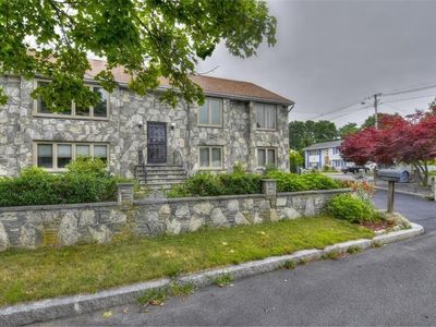 66 Town House Rd, East Providence, RI, 02914