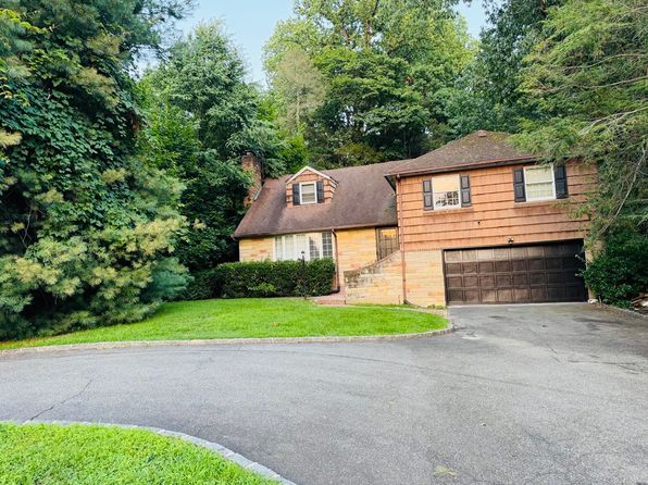 16 Lawson Ln