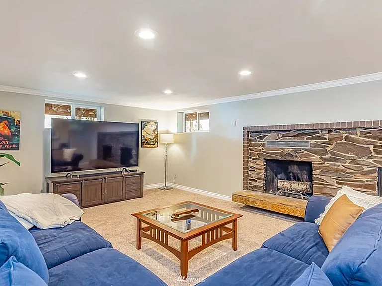 233 SW 189th Pl — Photo 18
