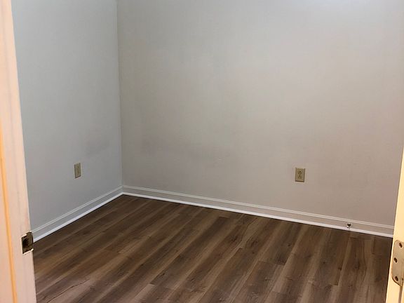 4th image of 250 S Burhans Blvd #1
