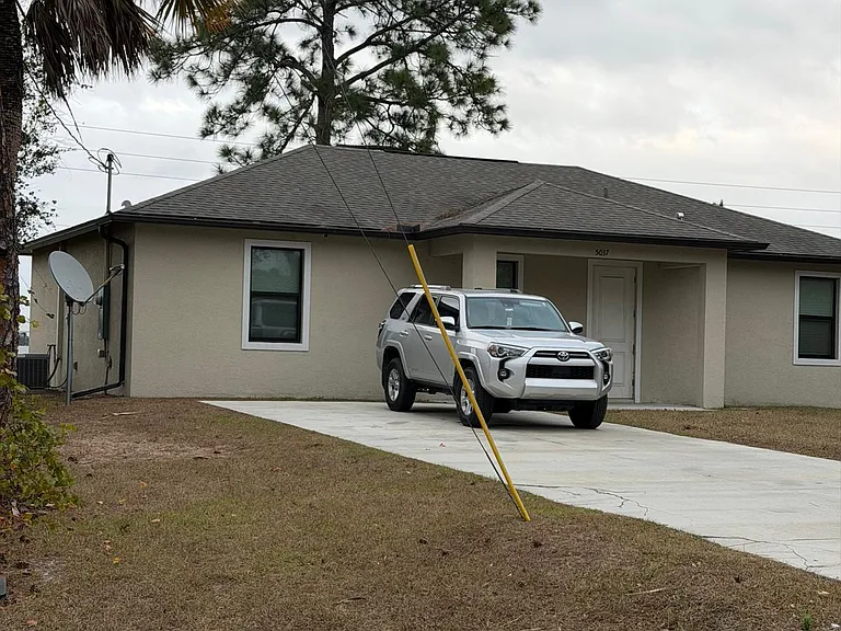 5037 N Dogwood Cir — Photo 2