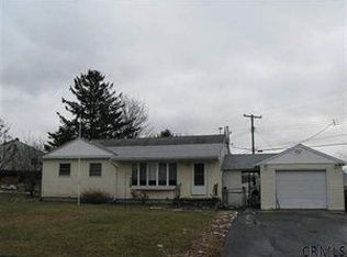 5 Barratt Dr, Waterford, NY 12188
