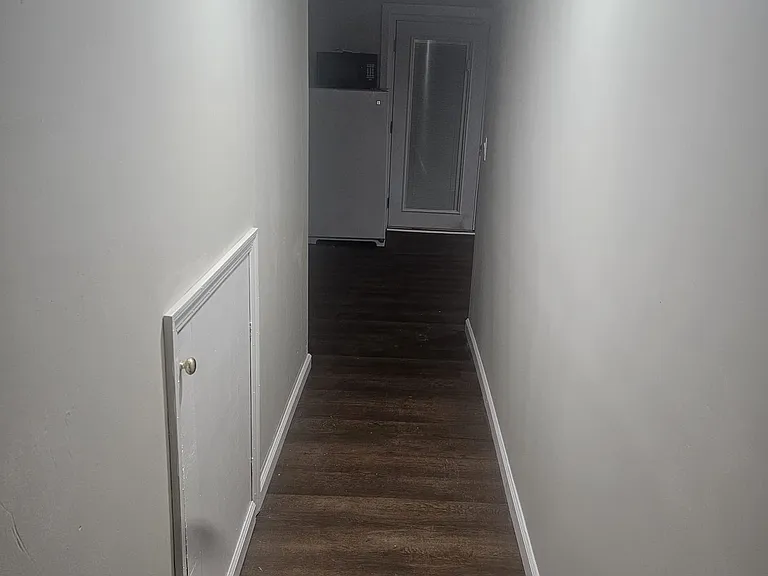 219 Castleton Ter — Photo 9