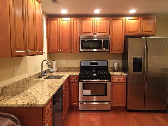 Kitchen, like-new