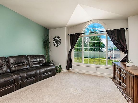 4th image of 505 La Paz Ct