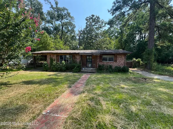 2894 Woodside Dr, Jackson, MS 39212