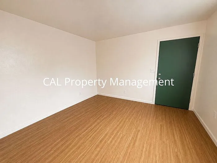 Building Photo - 83 Castro St #12