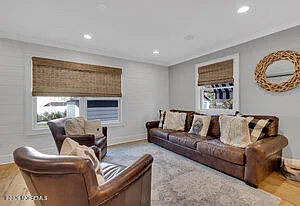 111 Sanborn Ave — Photo 22