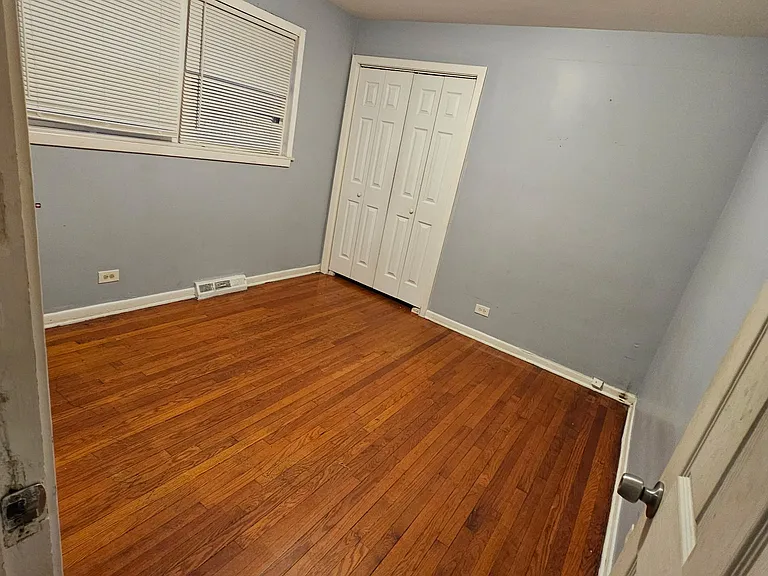 7814 S Essex Ave #1 — Photo 10