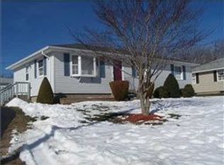 36 Silva Ave, Portsmouth, RI 02871