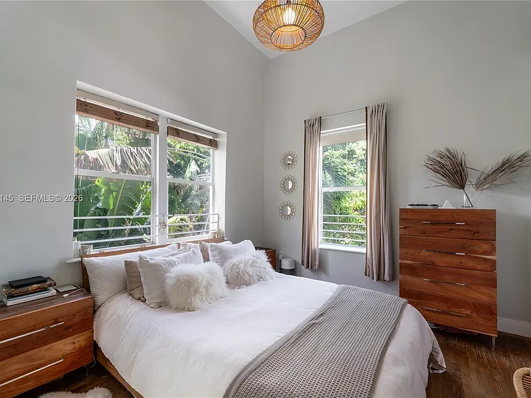 1521 Lenox Ave #302 — Photo 3