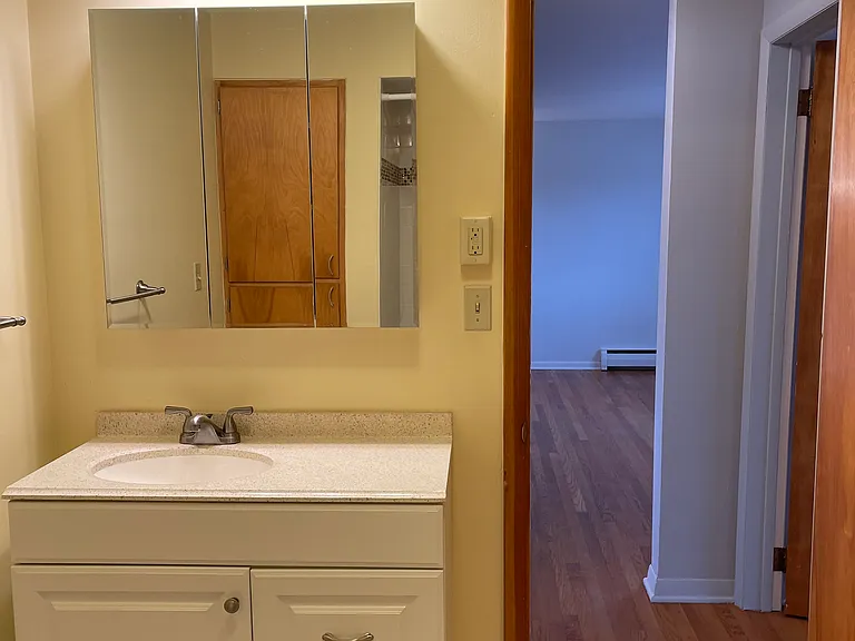 1438 Curtin St — Photo 4