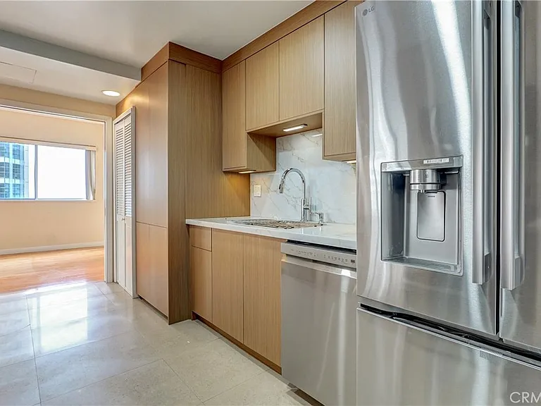 10787 Wilshire Blvd #802 — Photo 20
