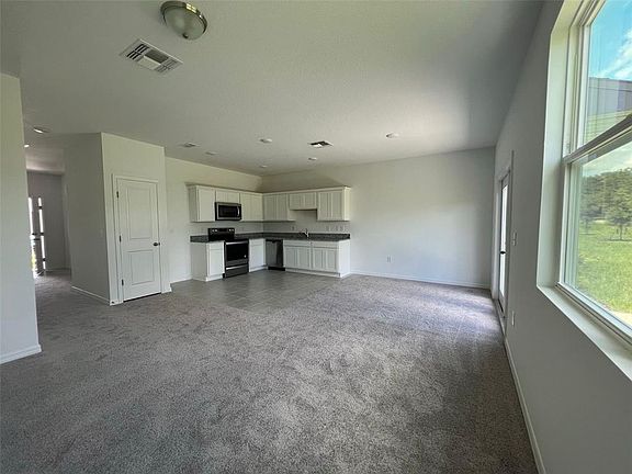 4th image of 545 Madison Dr