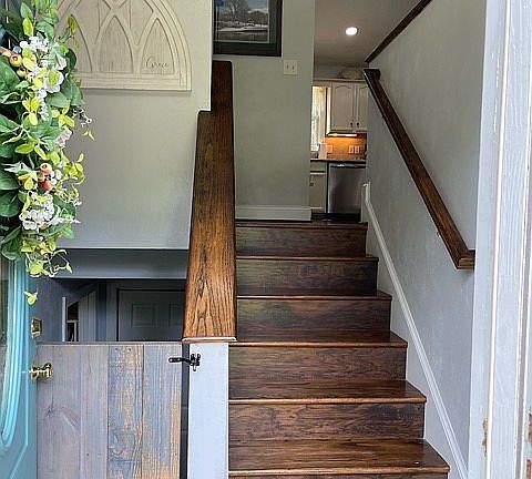 2nd image of 909 Rose Ln