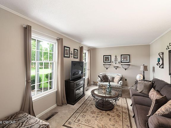 3rd image of 38 Leigh Ln