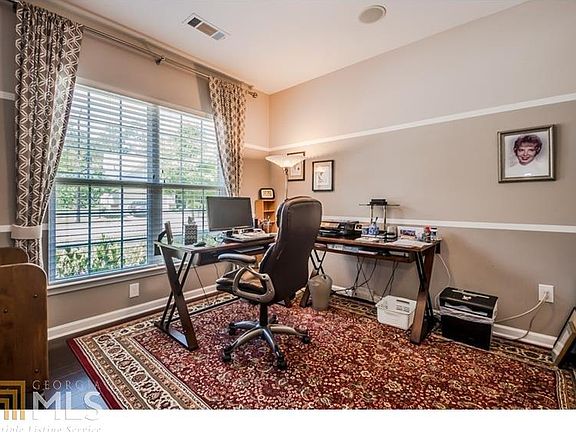 4th image of 2951 Goldfinch Cir