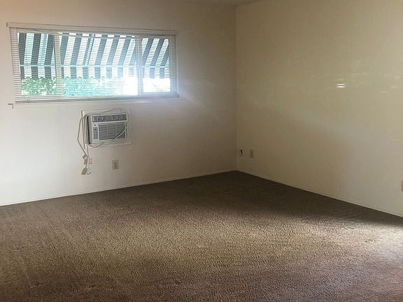 5th image of 221 D St APT A
